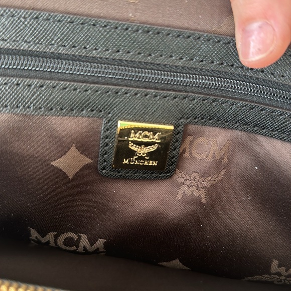 MCM handbag with attachable strap to wear as tote - Picture 6 of 8